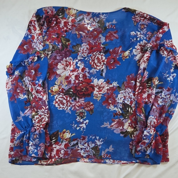 Elie Tahari Blue and Red Floral Blouse With Ruffle Sleeves Size L - Picture 2 of 7